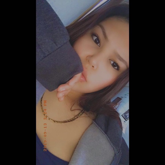 Meet your Posher, Cait - Picture 1 of 1